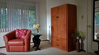 GreenHouse Inn by the Bay