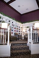 Grand Hinckley Inn