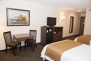 Grand Hinckley Inn