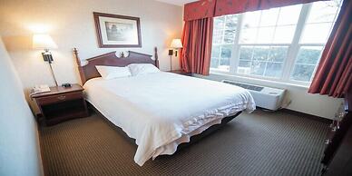Grand Hinckley Inn