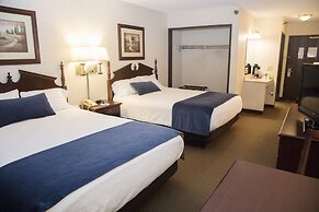 Grand Hinckley Inn