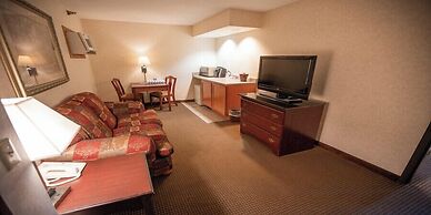 Grand Hinckley Inn