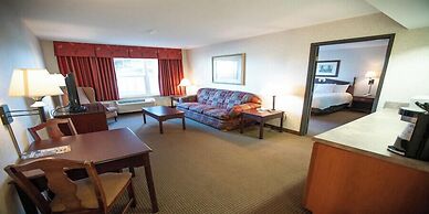 Grand Hinckley Inn
