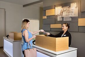 Holiday Inn Express & Suites McAllen - Medical Center Area by IHG