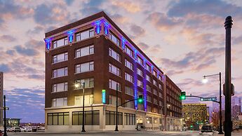 Holiday Inn Express Kansas City Downtown by IHG