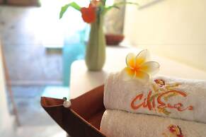 Cili Emas Oceanside Resort