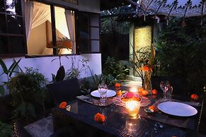 Cili Emas Oceanside Resort