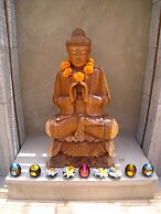 Cili Emas Oceanside Resort