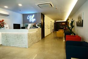 City Edge Hotel