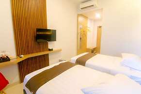 Front One Hotel Purwodadi