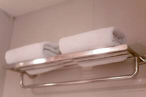 Front One Hotel Purwodadi