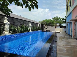 Front One Hotel Purwodadi