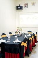 Front One Hotel Purwodadi