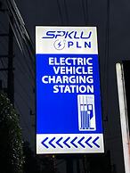 Front One Hotel Purwodadi