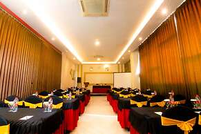 Front One Hotel Purwodadi