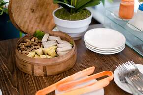 Front One Hotel Purwodadi