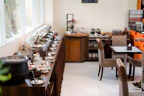 Front One Hotel Purwodadi