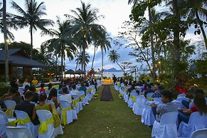 Doublegem Beach Resort and Hotel