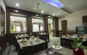 Airport Hotel Olive & Blue