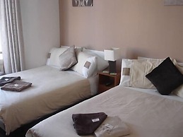 Avari Beach Hotel