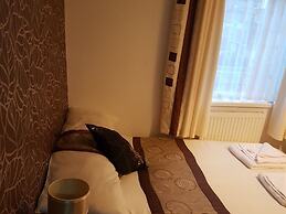 Avari Beach Hotel