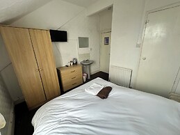 Avari Beach Hotel