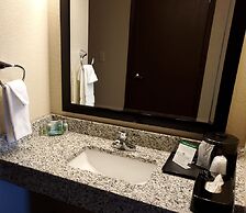 Cobblestone Inn & Suites - Maryville