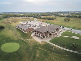 Cobblestone Inn & Suites - Maryville