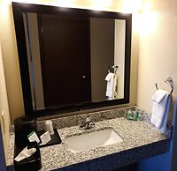 Cobblestone Inn & Suites - Maryville
