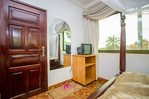 Minister's Village Hotel
