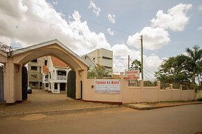 Tiptone Hotel
