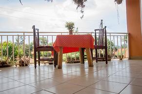 La Grand Chez Johnson Hotel Muyenga