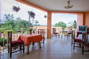 La Grand Chez Johnson Hotel Muyenga