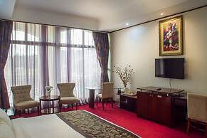 Lake View Resort Hotel