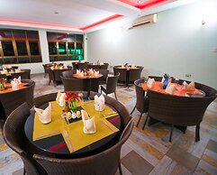 Ci'Sand Suites Hotel