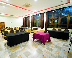 Ci'Sand Suites Hotel