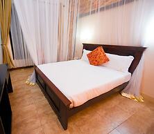 Ci'Sand Suites Hotel