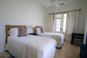 The Sandpiper Inn & Cottages