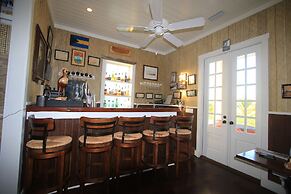 The Sandpiper Inn & Cottages