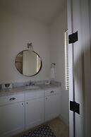 The Sandpiper Inn & Cottages