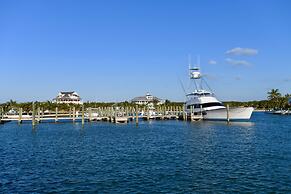 The Sandpiper Inn & Cottages