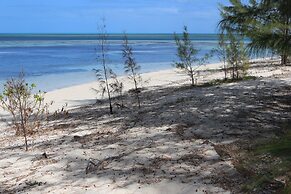 The Sandpiper Inn & Cottages