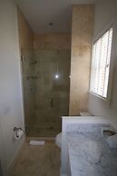 The Sandpiper Inn & Cottages