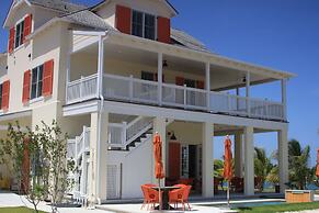 The Sandpiper Inn & Cottages