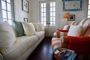 The Sandpiper Inn & Cottages