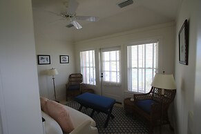 The Sandpiper Inn & Cottages