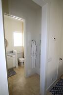 The Sandpiper Inn & Cottages