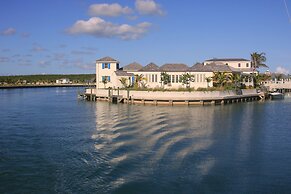 The Sandpiper Inn & Cottages