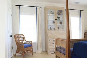 The Sandpiper Inn & Cottages