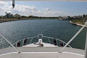 The Sandpiper Inn & Cottages